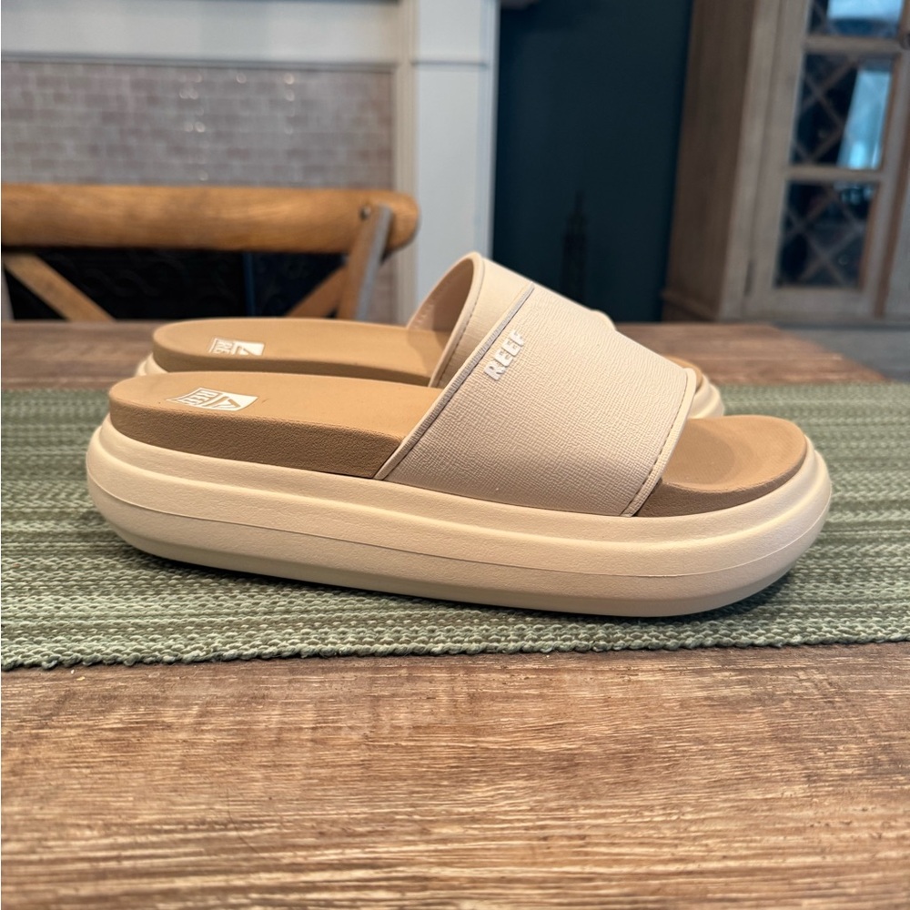 Reef Women's Tan Slide Sandals
